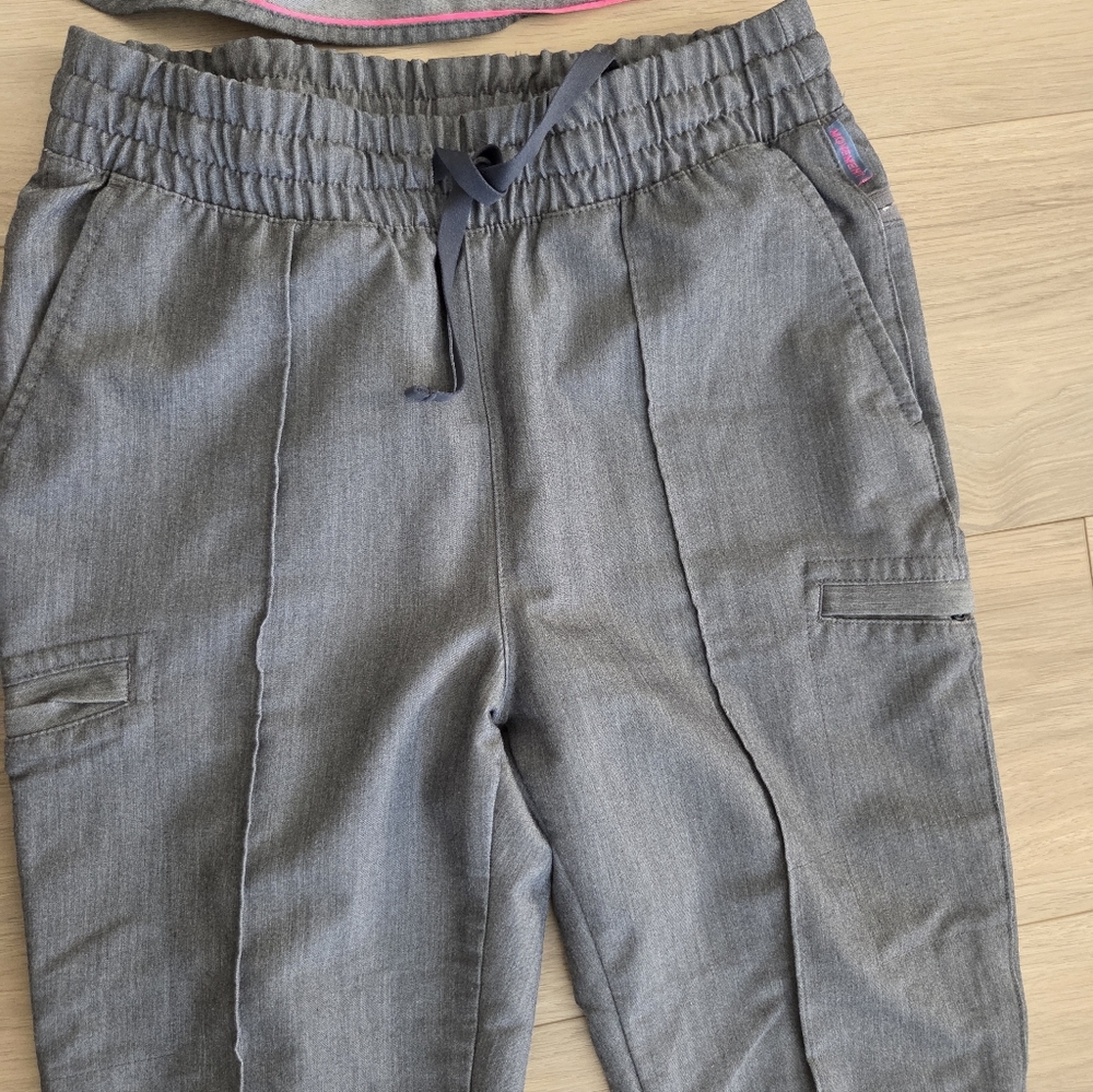 Movement Scrub Set - image 7